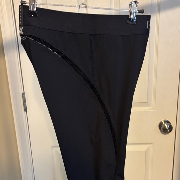 EUC High Waist Savage X Fenty Leggings - Picture 7 of 9